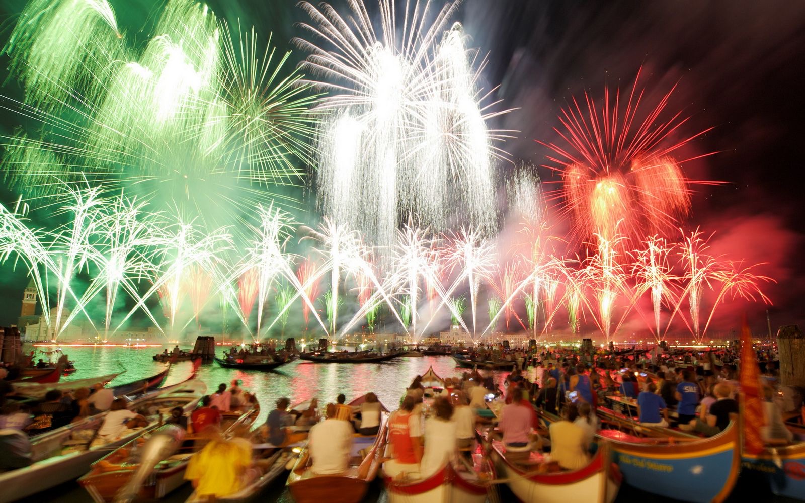 Foto dello spettacolo pirotecnico di Parente Fireworks alle Olimpiadi Milano-Cortina 2026