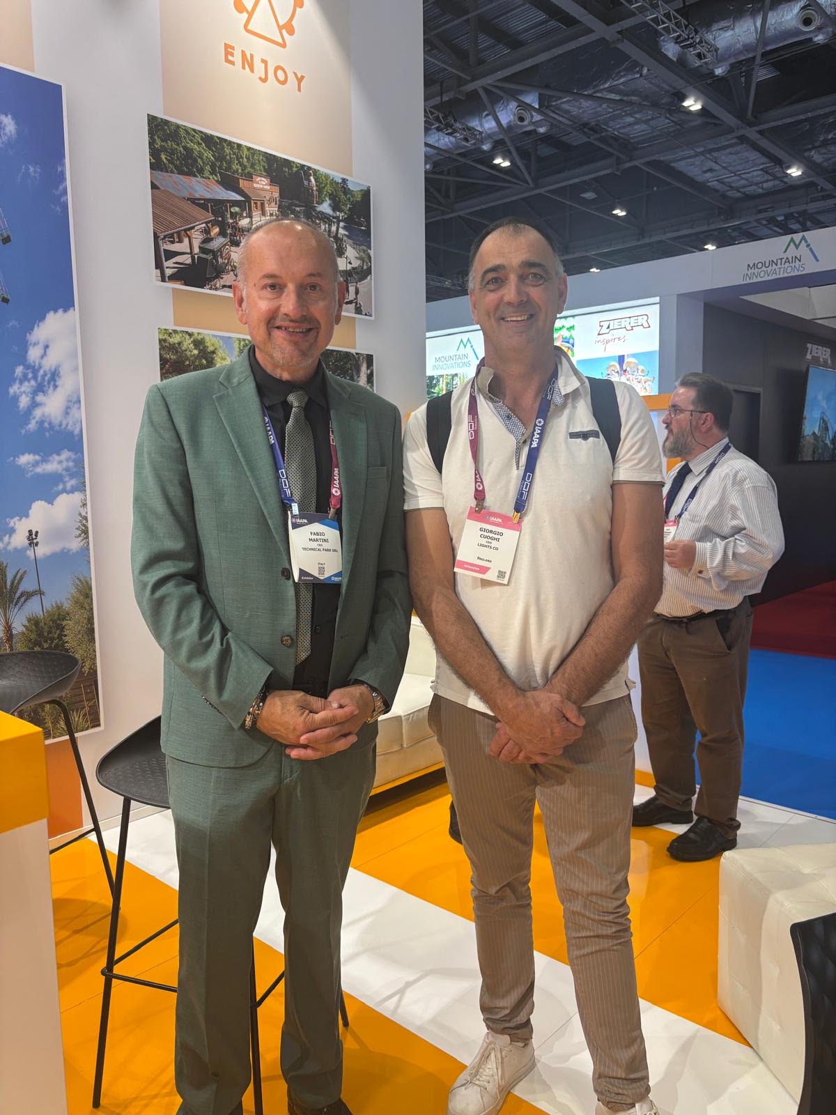 Fabio Martini di Technical Park con Giorgio Cuoghi di LightCo allo stand alla IAAPA Expo Europe